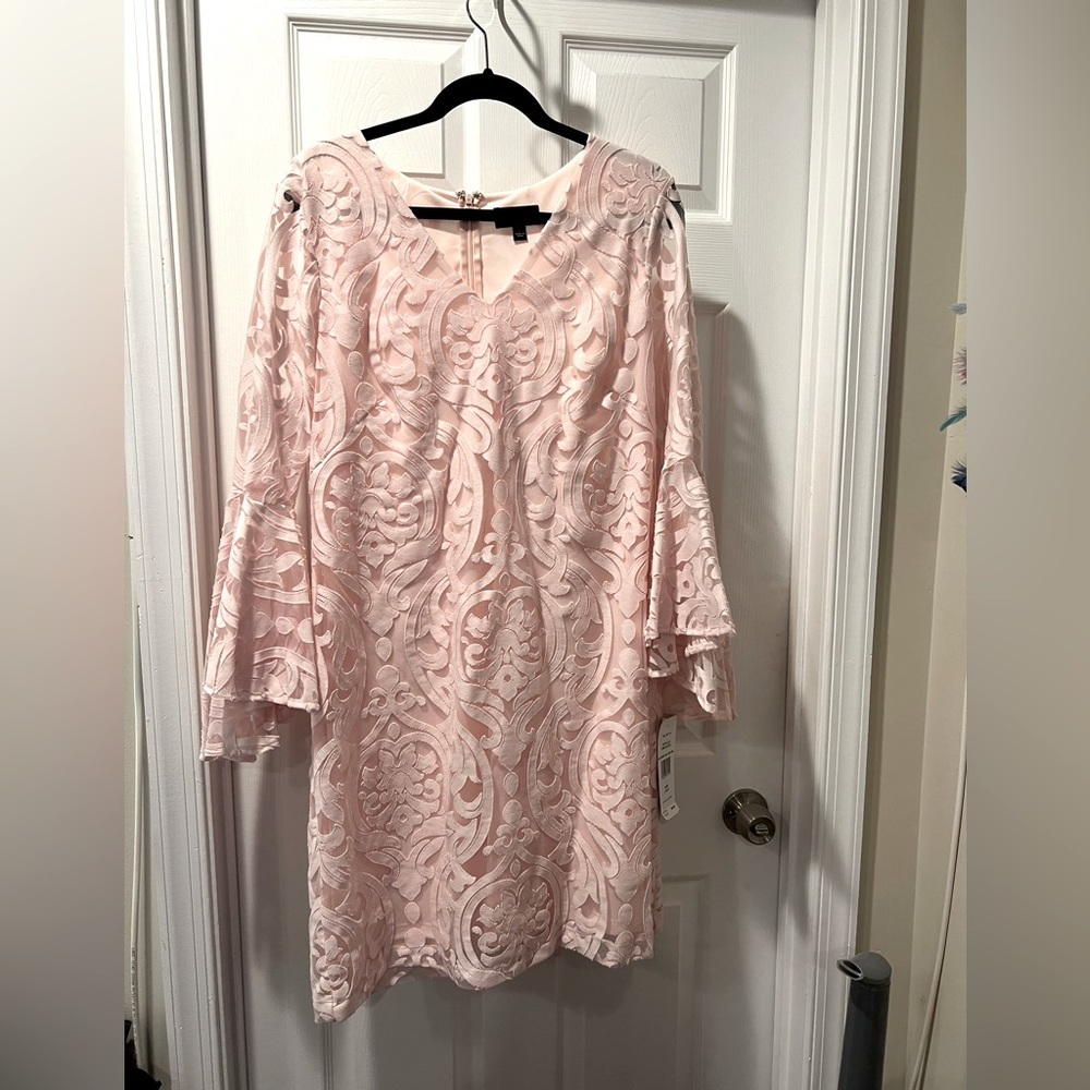 NWT light pink dress with flair sleeves